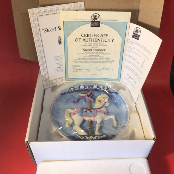 RHODES STUDIOS FIRST ISSUE IN THE MUSICAL CAROUSEL TREASURES COLECTION - Picture 1 of 16